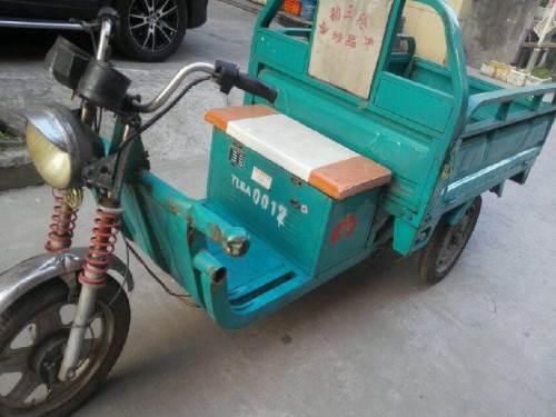 拉货电动三轮车低价转让