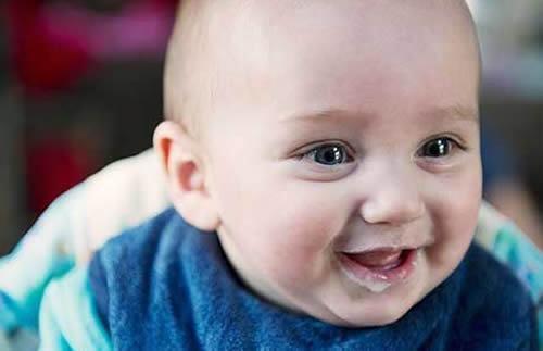 宝宝长牙齿口水多怎么办