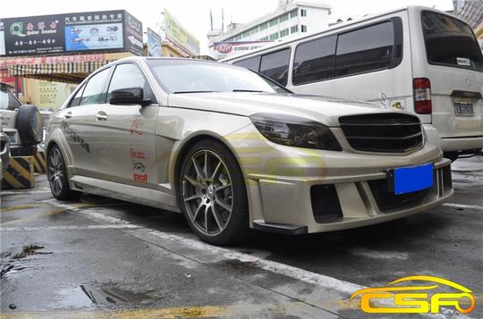 老款奔驰c级w204改装升级brabus大包围前杠后杠侧裙