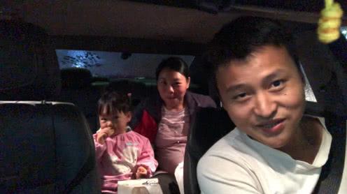 老婆快生了，晚上突然想吃鸡排和奶茶，农村小伙赶紧开车去安排