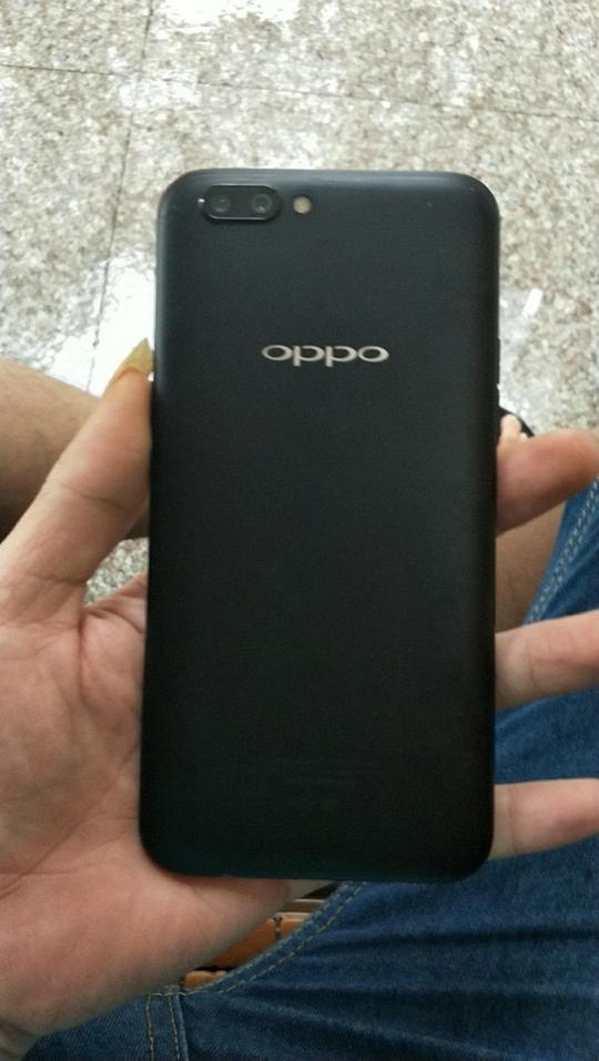 oppor11plus黑色64g6gboppor11plus手机,充电口有掉漆