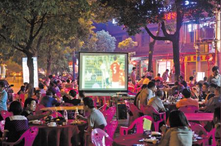 球赛直播成标配夜宵生意随世界杯一起嗨(图)