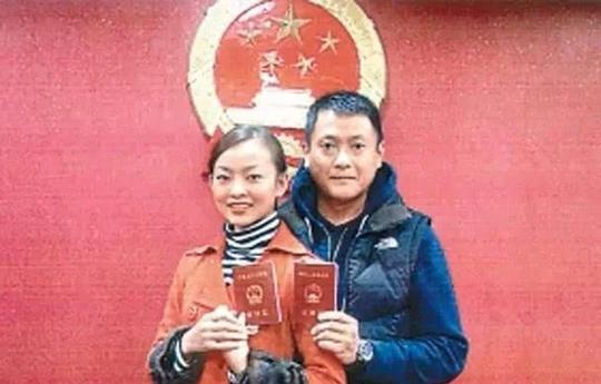 52岁魏骏杰好惨，老婆出轨跑了，餐厅没生意
