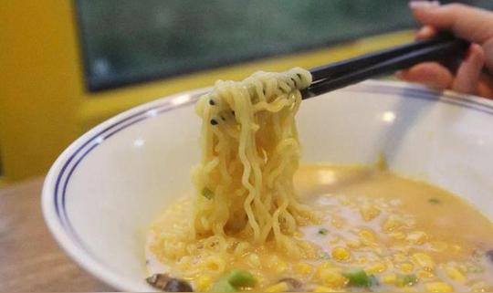 各种抖音网红泡面一次吃到爽