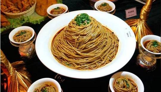 必须要吃燕面揉揉