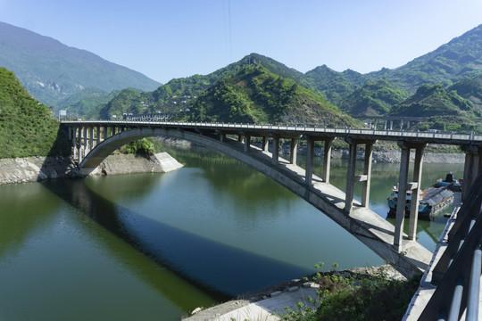 兴山公路桥--汇图网huitu.com
