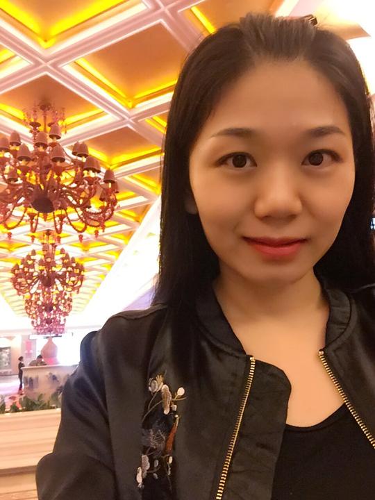 昨晚十点了,从减肥俱乐部里制订了下一个阶段的减肥方案后走出来,外面