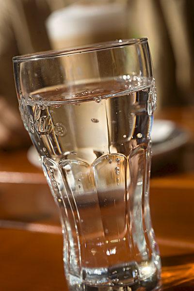 玻璃杯_矿泉水_图片大全—全景创意图库（quanjing.com）中国领先的正版图片视频素材网站