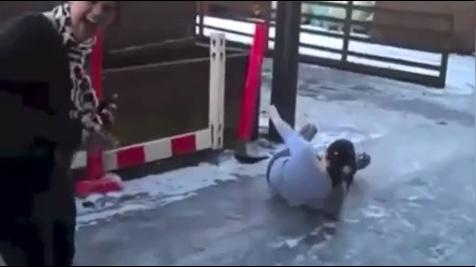 冬天爆笑摔倒合辑