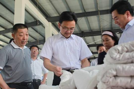 省人社厅副厅长刘少华到谯城区十八里镇农民工创业园进行调研