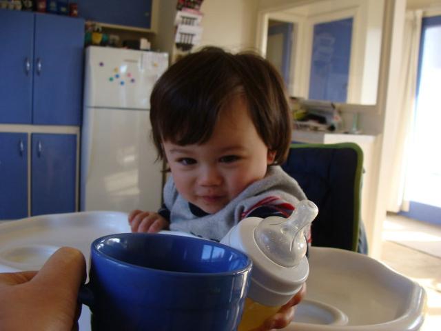 给宝宝喝果汁代替喝水