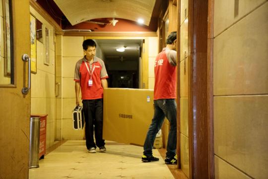此次用户从乐视商城下订单到送货安装甚至还不到24小时,让这位乐迷
