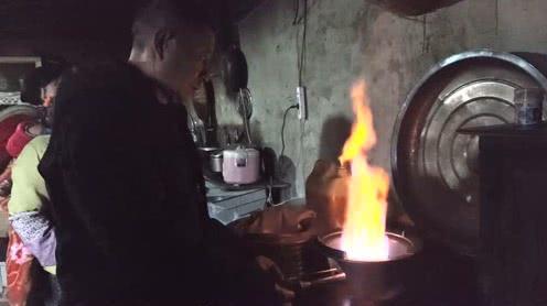 农村花几百块钱买煤气，130元一罐煤气，大家觉得贵吗