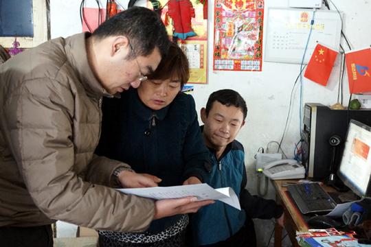 "在西岗镇团委工作qq群里,"90后"残疾创业青年赵曰凯怀着忐忑的心情用