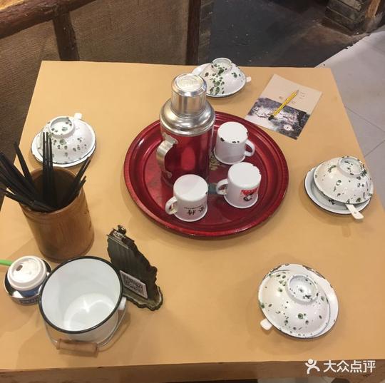 旧食代餐具摆设图片-第1131张