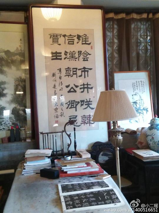 朋友就适合吃喝玩乐消磨青春…转个身在幽暗咖啡馆谈谈创业,立刻都