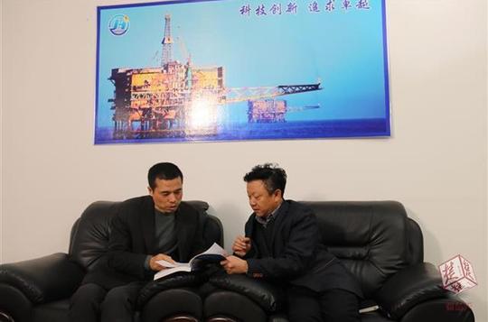 别人学校的教授！边教书边创业，经营企业16年后成千万富翁
