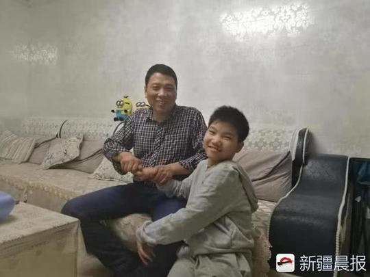 17岁脑瘫女孩网络创业:希望赚养活自己孝敬父母,对未来有信心