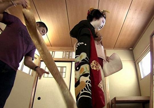 日本有一种职业，工资高，但愿意干的人非常少