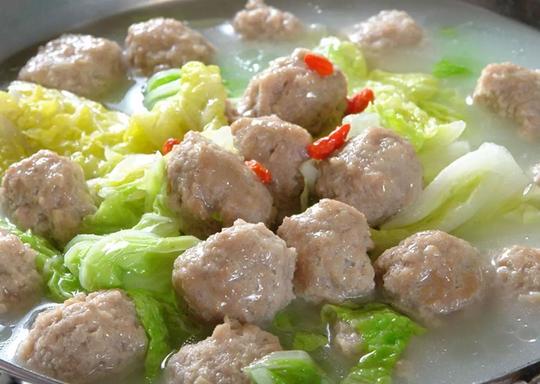 最走心汤馆丨汤香味鲜肉丸筋道热腾腾的生汆丸子汤
