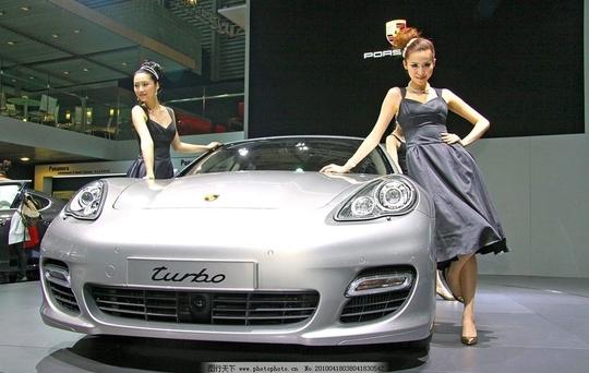 高清背景素材上海车展女模时尚轿车壁纸封面高技术轿车