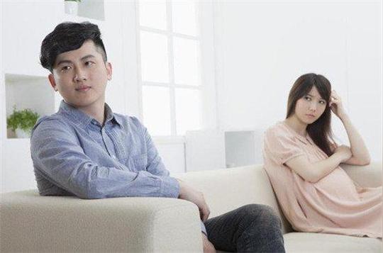 小汐情话|陪老公创业多次流产，无奈想借钱试管，老公却动了手，妻子后悔死