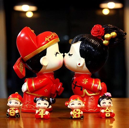 。小人树脂瓷娃娃摆件一对新婚礼物摆设娃娃婚房装饰品结婚可爱创