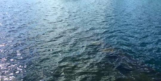 蓝色海洋水俯拍4k视频素材