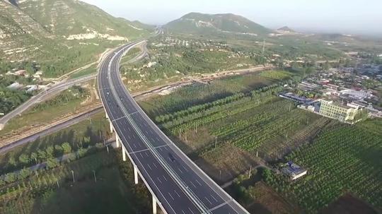 高速公路行车记录仪_1920x1080_高清视频素材下载(:)