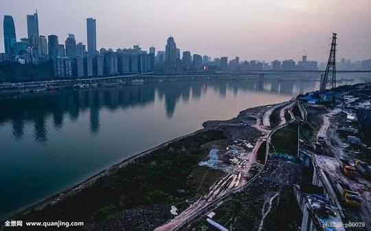 请教下怎么看待上海郊区的拆迁别墅.200多平200多万,价格很低.