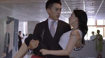  朱珠沙滩比基尼照片