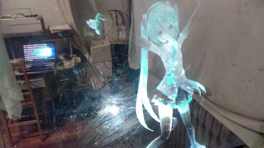【教程】如何在家里打造一个大型的初音的舞台(全息投影)