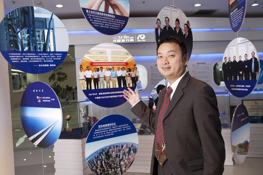 携程网创始人、人口学者梁建章
