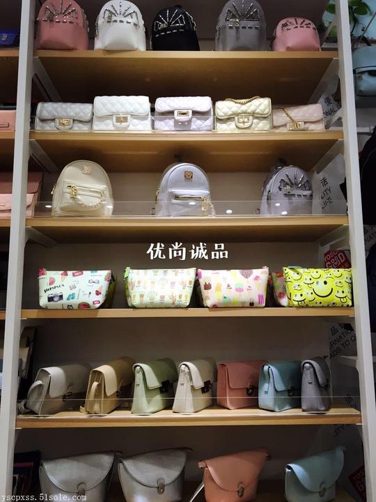 十元加盟店优尚诚品十元百货加盟店生意火爆