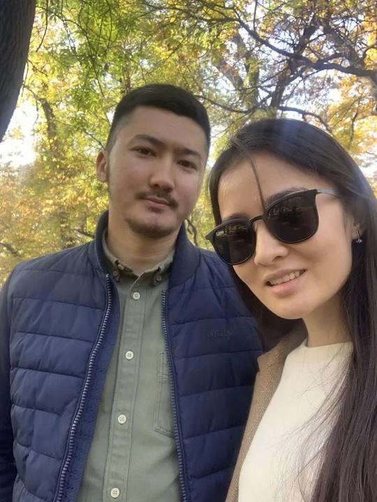 颜值在线，还会赚钱!这对哈国小夫妻是如何创业的?