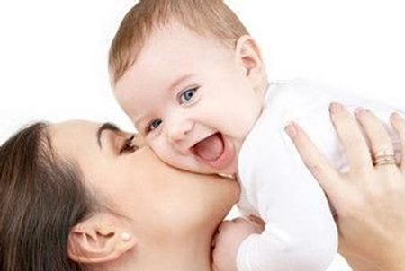 新生儿吐奶往鼻子出来是怎么回事