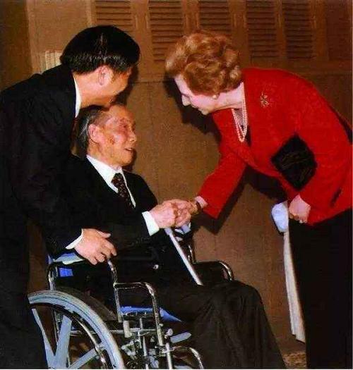 中国一将立盖世奇功，7000英军对他感恩戴德，美英首脑发函致谢!