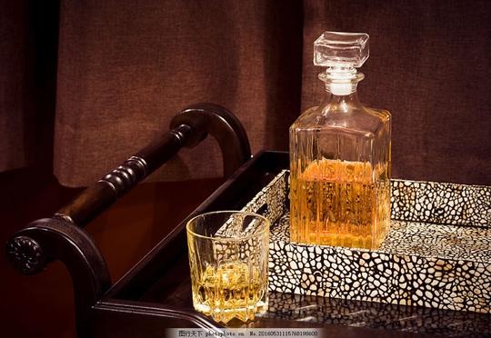 食品饮料高档威士忌酒特写图片素材玻璃杯酒杯杯子酒瓶洋酒