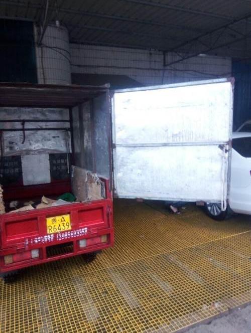 做生意亏了所以卖全亮手续全齐的三轮车