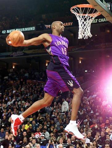 2015年2月16日,在nba全明星赛扣篮大赛中,森林狼队的扎克&middot;拉文