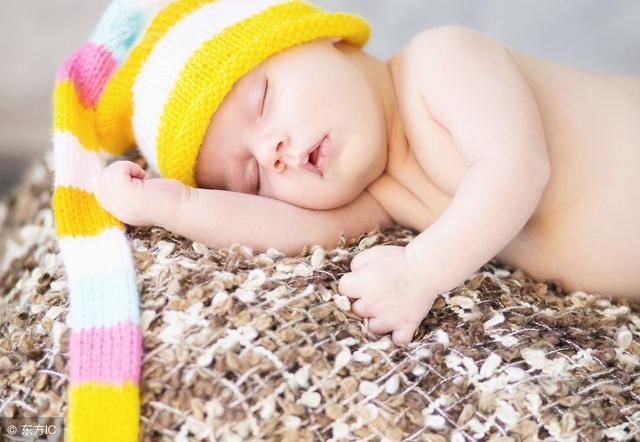 四个月婴儿脖子左右不稳是什么原因