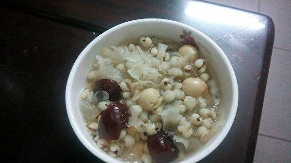 秋季吃银耳的好处