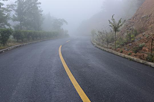 浓雾道路_图片大全—全景创意图库（quanjing.com）中国领先的正版图片视频素材网站