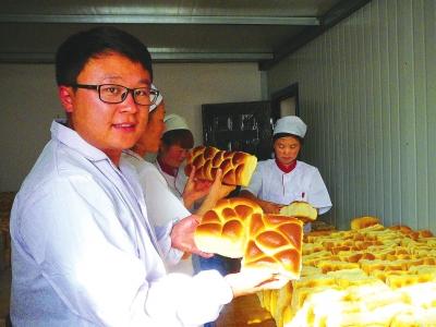 武威大学生创业卖馍每天卖出3000个月收入近2万(图)