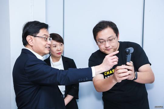 新加坡财政部长王瑞杰率团参访创业邦北京空间