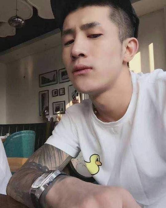 快手巴扎黑发型图片