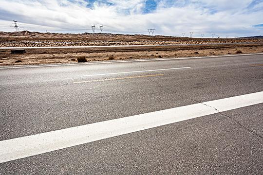中国西部荒野道路_图片大全—全景创意图库（quanjing.com）中国领先的正版图片视频素材网站