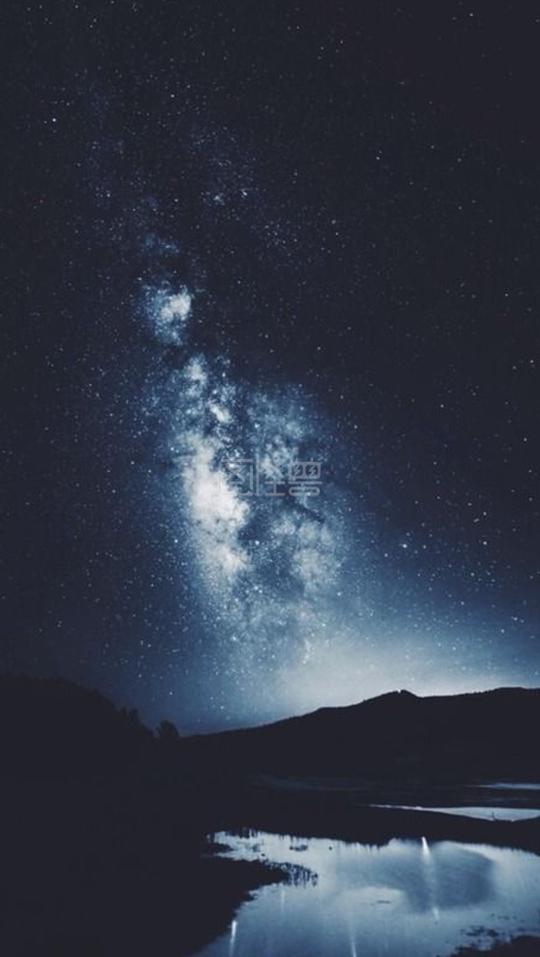 夜晚天空倒影h5背景素材