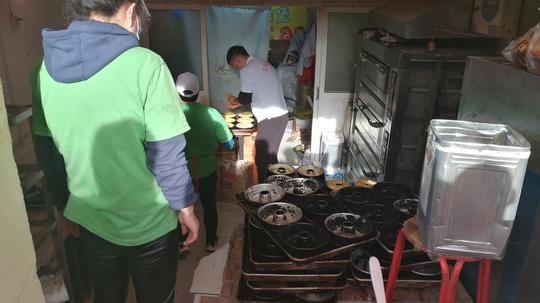 换个模具烤面包,生意火到排长队