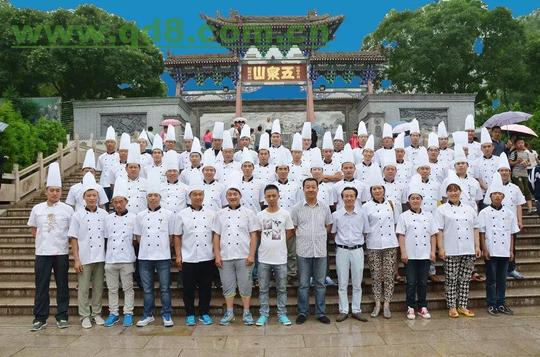 复转军人,残疾人,甘肃省内的贫困家庭,应届毕业生或自主创业的大学生